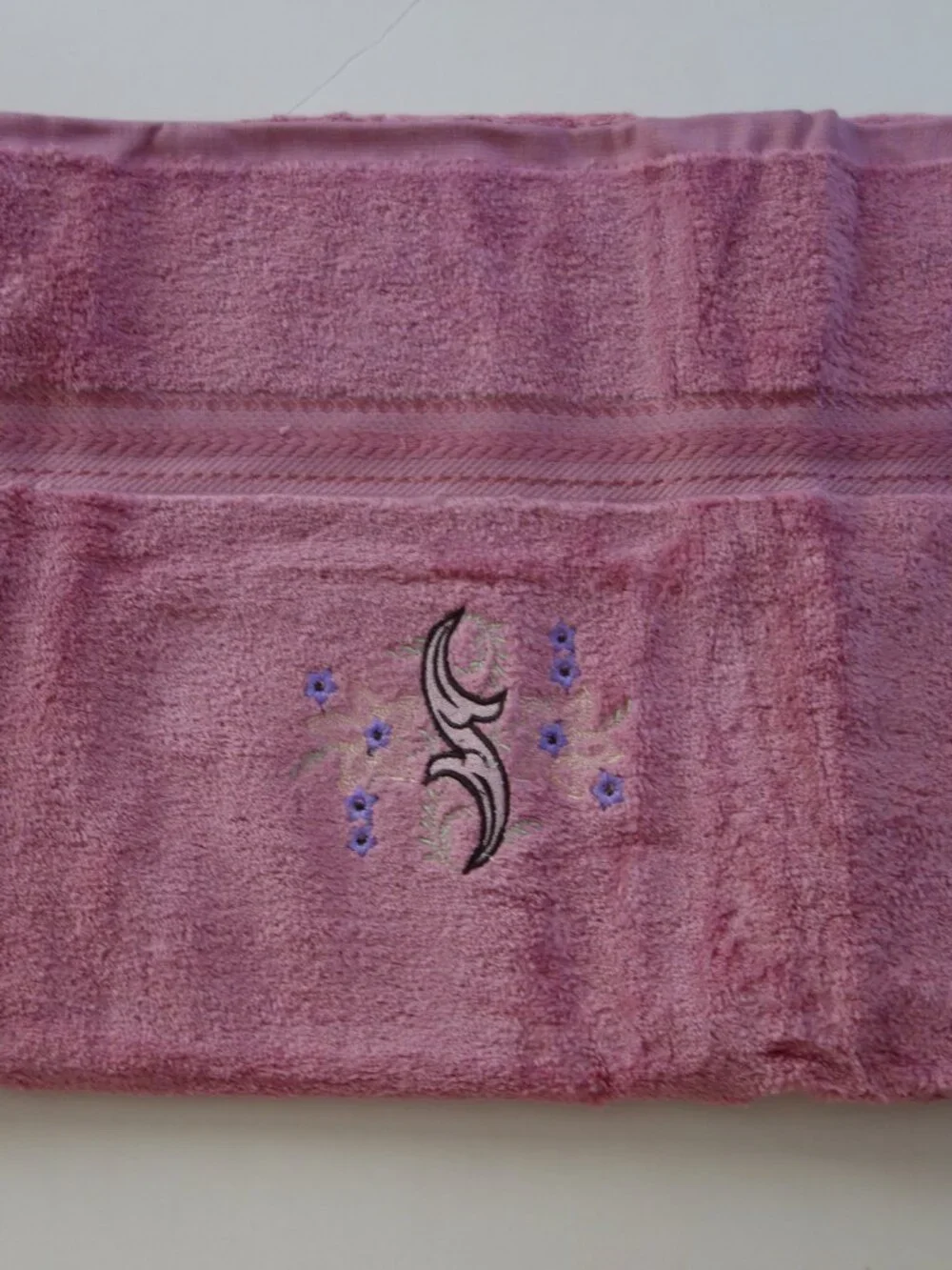 Silky Touch 100% Cotton Rose Pink/Purple Embroidery Bath Towel 24